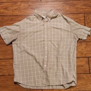Van Heusen men's XXL short sleeve no iron beige shirt